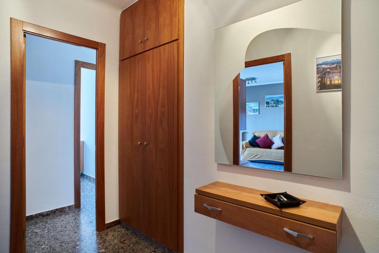 Manresa Apartamentos Turisticos Bagian luar foto