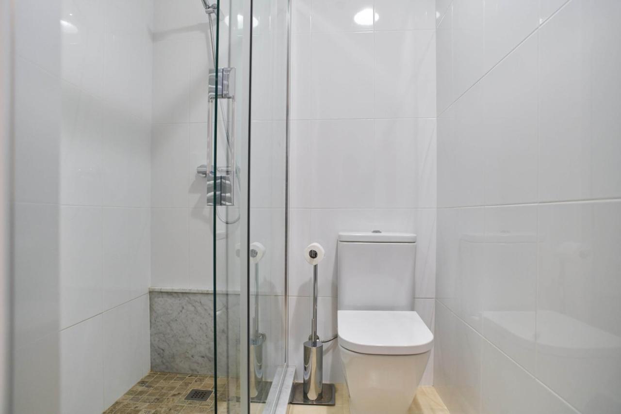 Manresa Apartamentos Turisticos Bagian luar foto