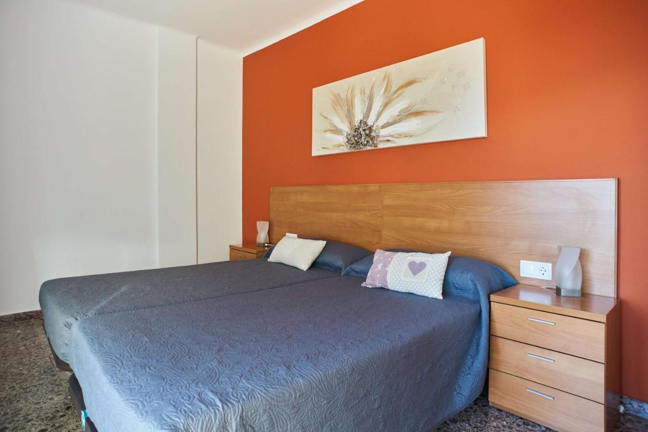 Manresa Apartamentos Turisticos Bagian luar foto