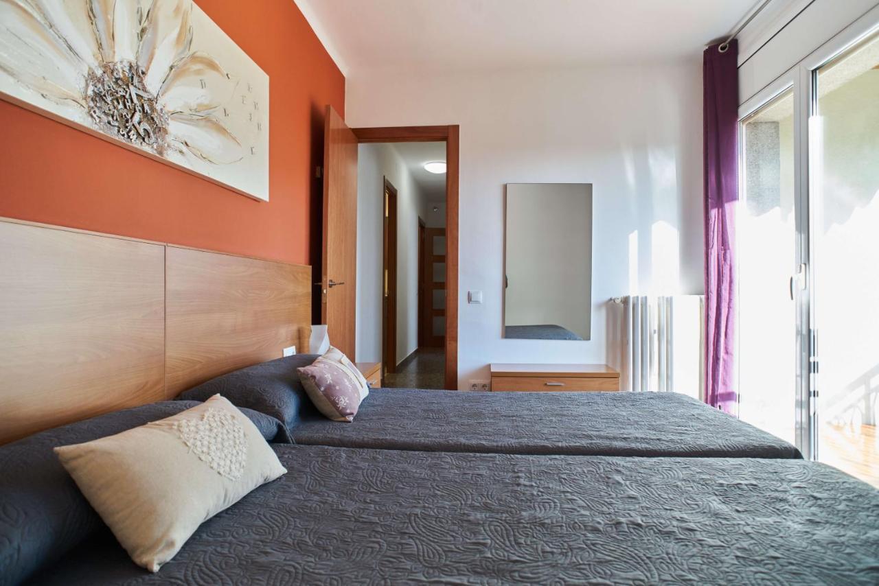 Manresa Apartamentos Turisticos Bagian luar foto