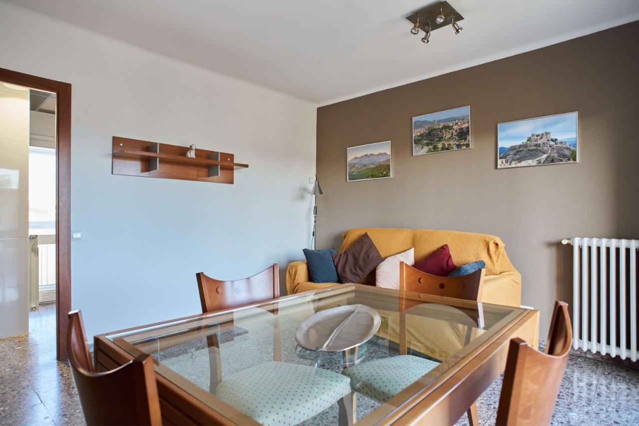 Manresa Apartamentos Turisticos Bagian luar foto